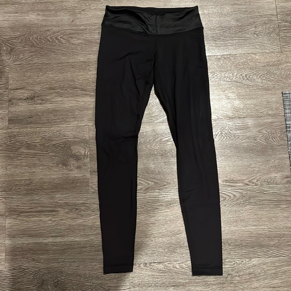 Black Lululemon Leggings size 6 - Picture 2 of 7